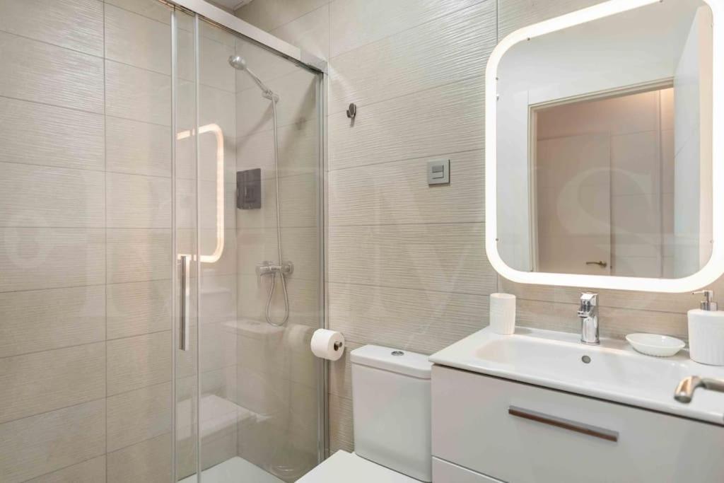 Fresh & Stylish Apartment With Parking By Rems Malaga Zewnętrze zdjęcie