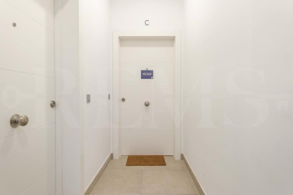 Fresh & Stylish Apartment With Parking By Rems Malaga Zewnętrze zdjęcie