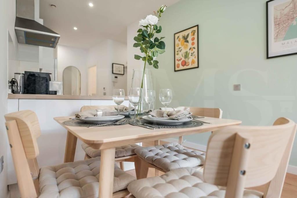 Fresh & Stylish Apartment With Parking By Rems Malaga Zewnętrze zdjęcie