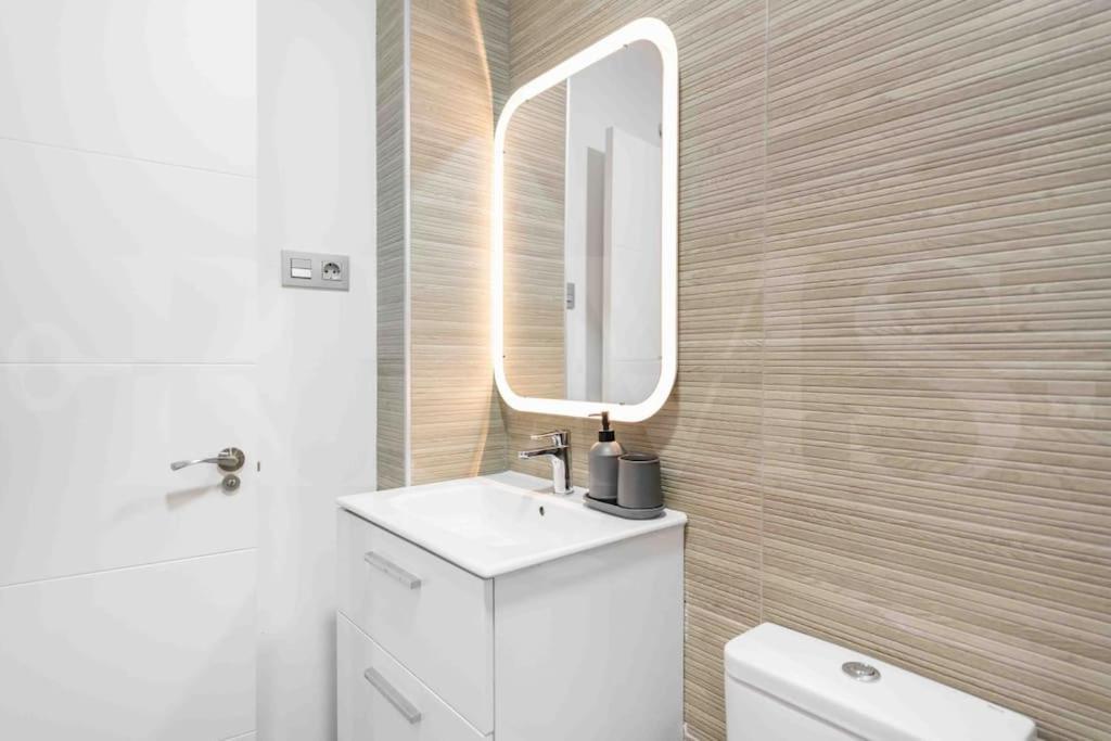 Fresh & Stylish Apartment With Parking By Rems Malaga Zewnętrze zdjęcie