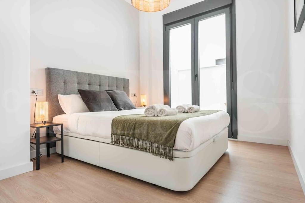 Fresh & Stylish Apartment With Parking By Rems Malaga Zewnętrze zdjęcie